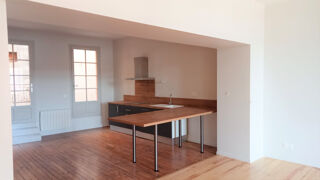  Appartement à louer 4 pièces 139 m²