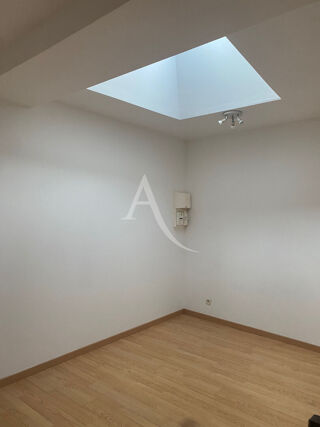  Appartement à louer 2 pièces 44 m²