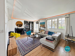  Maison  vendre 8 pices 245 m