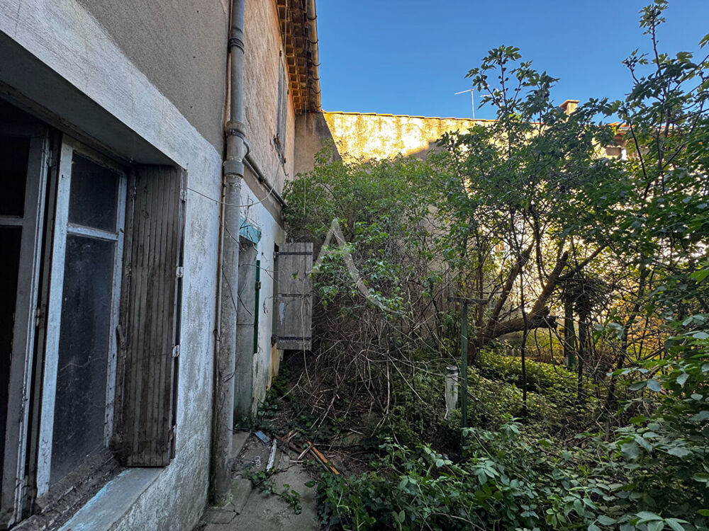 Grande maison avec extérieur