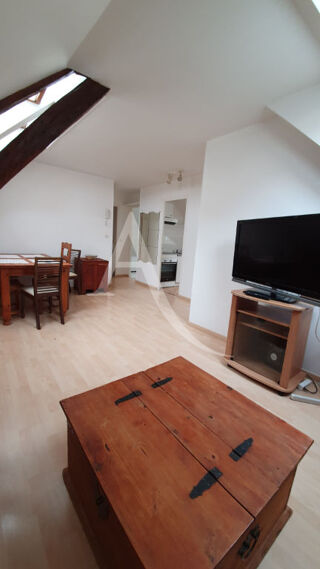  Appartement à louer 2 pièces 33 m²