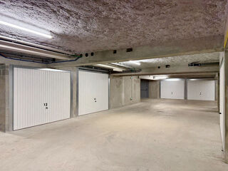  Parking / Garage  vendre 