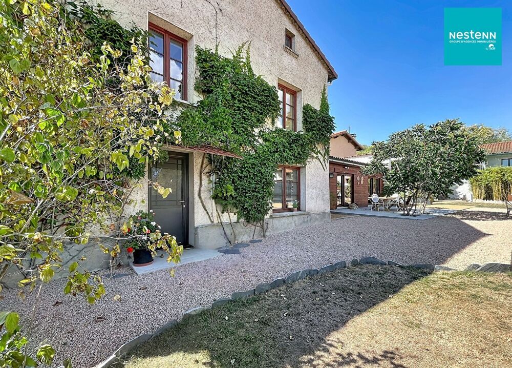 RARE À LA VENTE À MARCILLY-LE-CHÂTEL - UN BIEN ATYPIQUE PLEIN DE CHARME