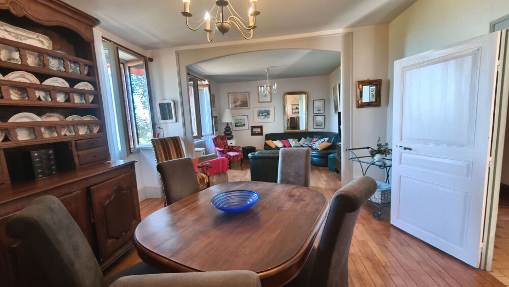 Maison à rénover 5 pièces avec grange et piscine