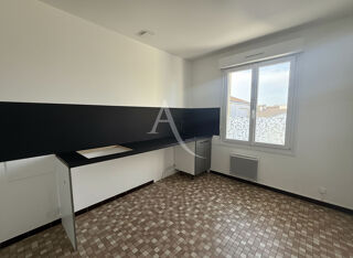  Appartement à louer 4 pièces 93 m²