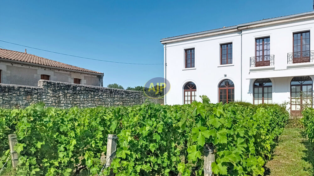 Maison Bourgeoise avec piscine ST VIVIEN !