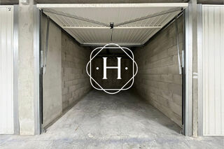  Parking / Garage à louer 