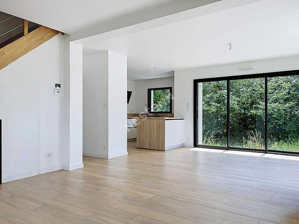 Maison 5 pièces 95 m² · à Landudal · 95 m² · 263 000 €