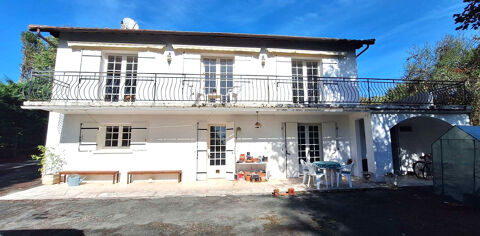   Maison Mussidan 8 pi�ce(s) 173 m2 Maison - 7 pi�ce(s) - 166 m�
