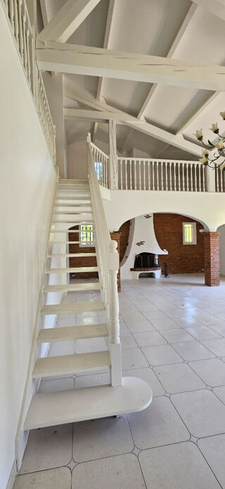  Maison  vendre 8 pices 