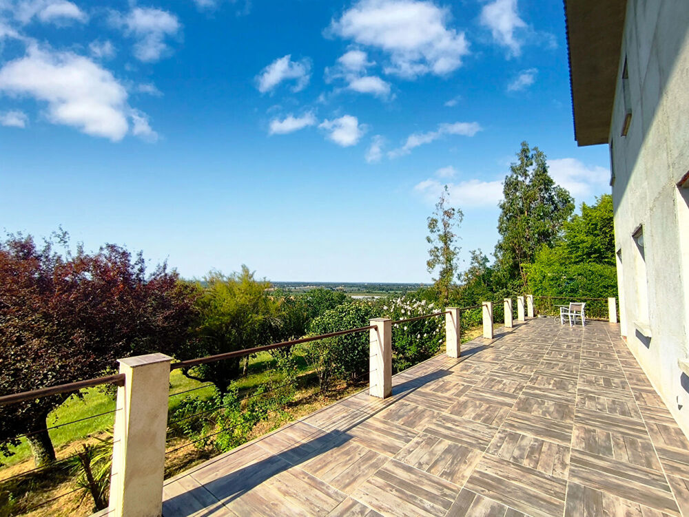 Propriété 190 m2 habitables, 5 chambres sur 2 hectares avec vue imprenable.