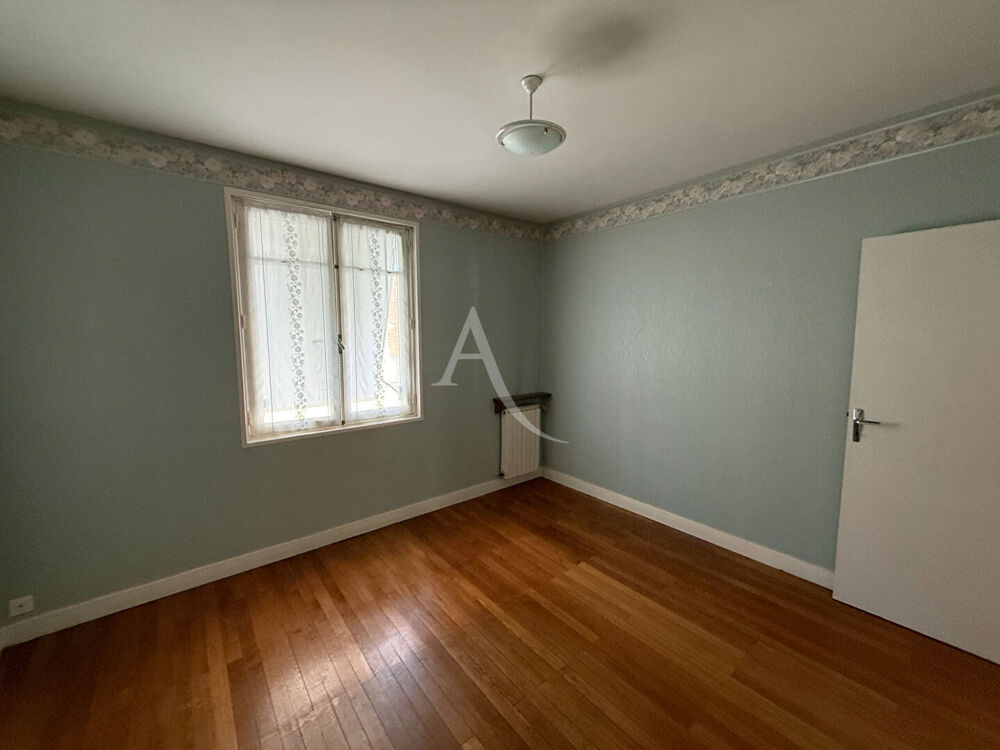 Vente Maison maison de bourg avec  chambre en plain pied Blere