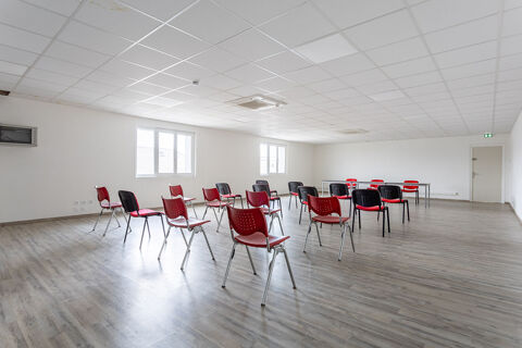 À louer : de 20 m² au Plateau de 121 m² idéal pour bureaux ou open-space 1200 63800 Cournon d auvergne