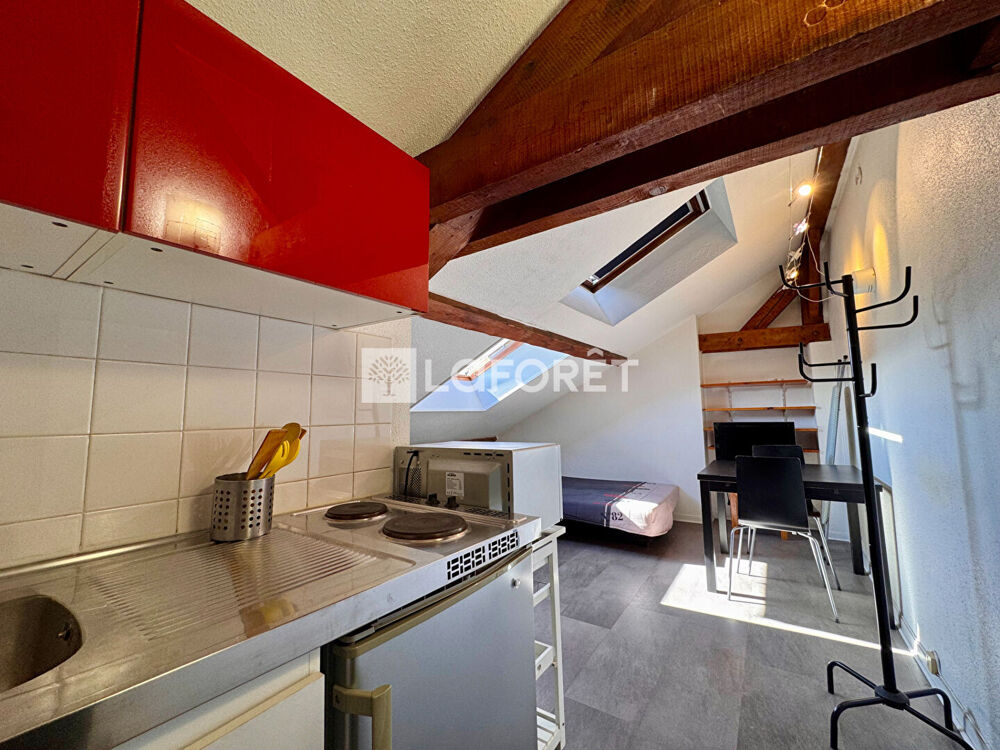 GRENOBLE - STUDIO MANSARDÉ 22M² AU SOL - VENDU MEUBLÉ
