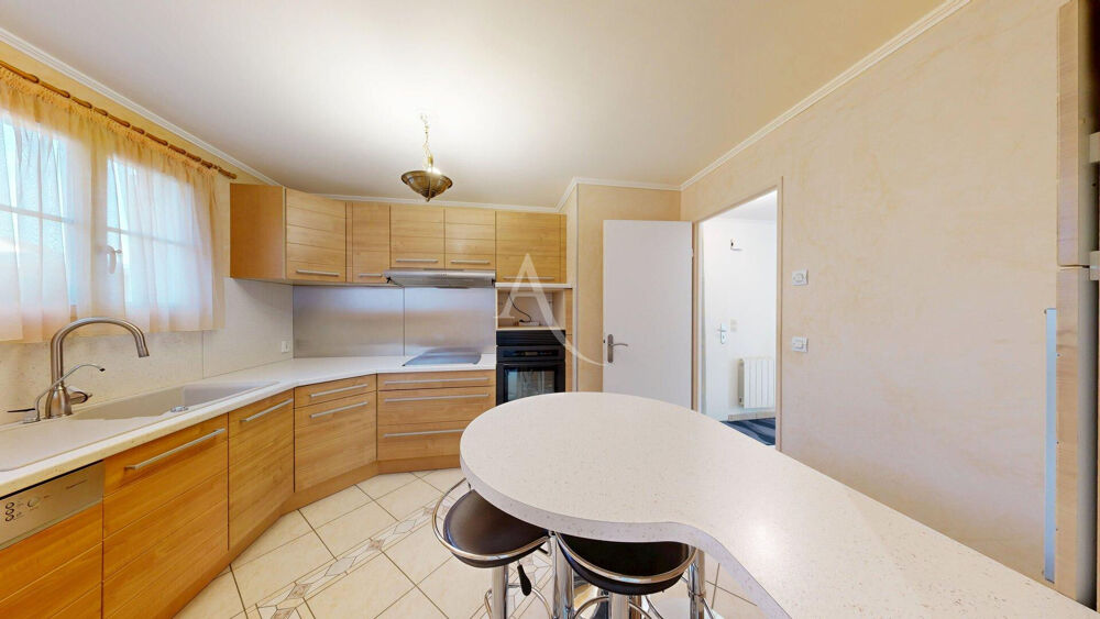 EXCLUSIVITE coeur de ville de Vauréal 7 pièce(s) habitables (130m² loi carrez)