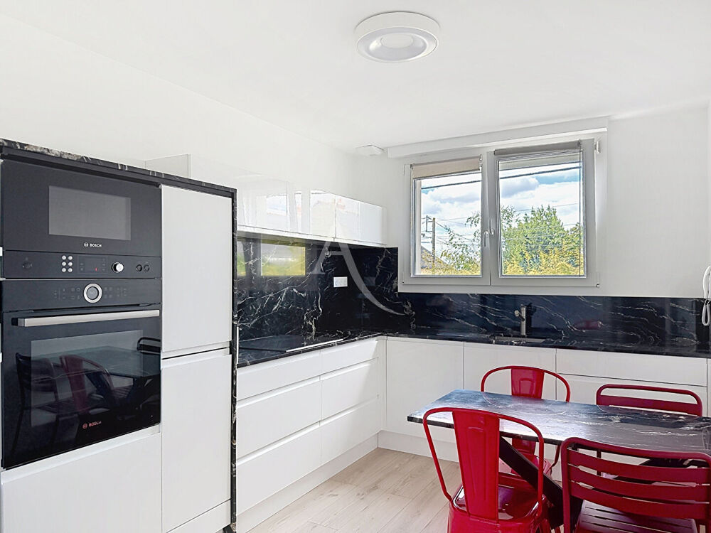 Maison Trelaze 9 pièce(s) 200 m2