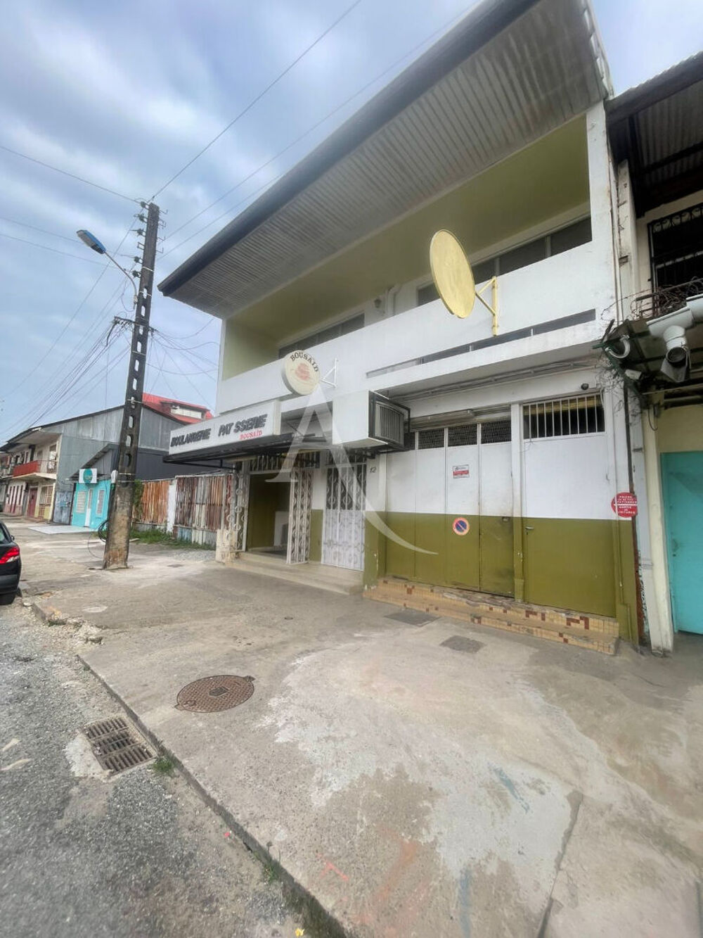 Vente Immeuble Un immeuble R+2 à usage mixte (commercial et habitation) Cayenne