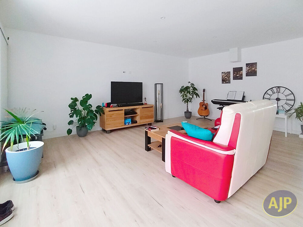 Location Maison Maison  6 pièce(s) 131.72 m2 Heric
