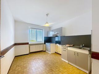  Appartement à louer 4 pièces 116 m²