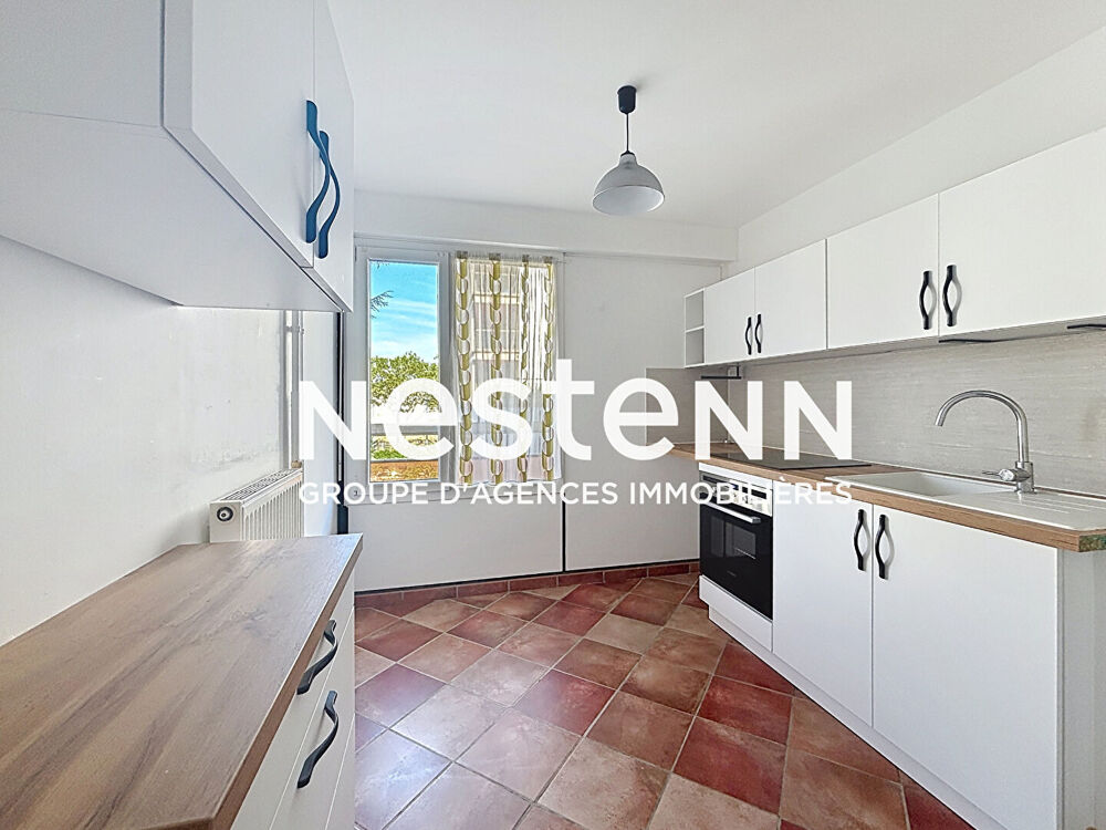 Vente Appartement Appartement T2 BRON -  48m2 - 3è étage - Balcon - Parking privé - BRON DESGNETTES Bron