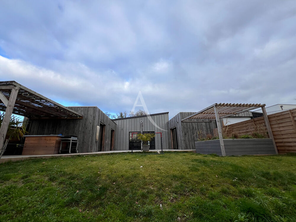 Maison 6 pièces 140 m² · à Aizenay · 140 m² · 363 000 €