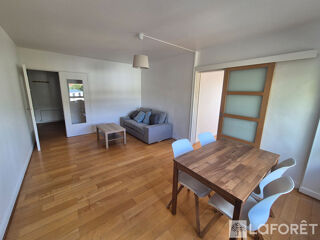  Appartement à louer 4 pièces 76 m²
