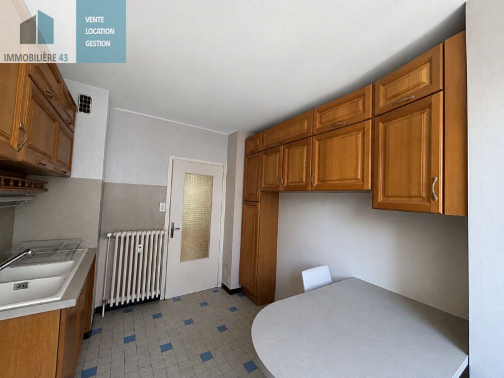 Vente Appartement T4 90 M2 RDC SURELEVE  + STATIONNEMENT,CAVE ,GRENIER  SECTEUR SECURITE SOCIAL Le puy en velay
