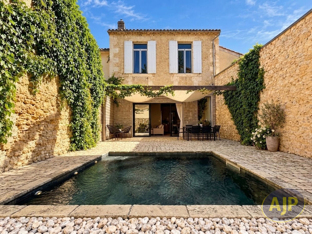 Élégance, cachet et piscine en plein coeur de Castelnau !