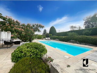  Maison  vendre 7 pices 244 m