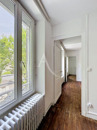  Appartement à louer 3 pièces 56 m²