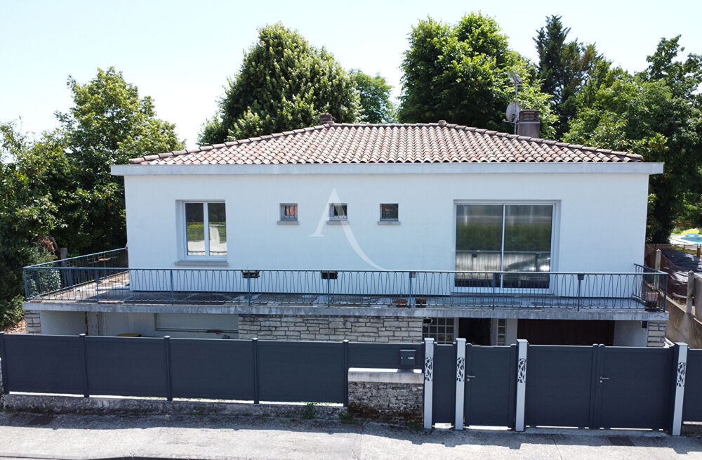 Maison 7 pièces 176 m² · à Jonzac · 176 m² · 249 500 €