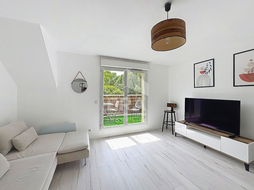 Location Appartement À louer Charmant T2 meublé entièrement rénové avec balcon et piscine Etampes