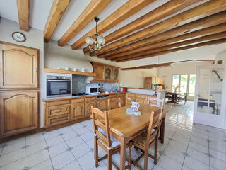  Maison  vendre 6 pices 240 m