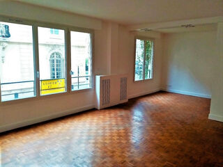  Appartement à louer 4 pièces 115 m²