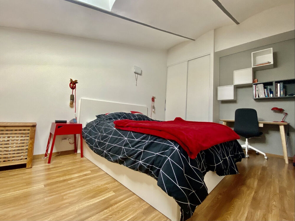 Location Appartement REPUBLIQUE 13002 - T2 duplex 50m² meublé avec clim réversible à louer Marseille 2