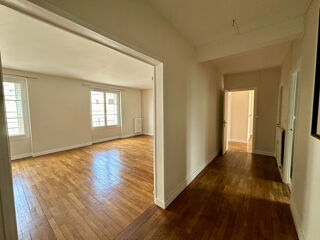  Appartement à louer 3 pièces 94 m²