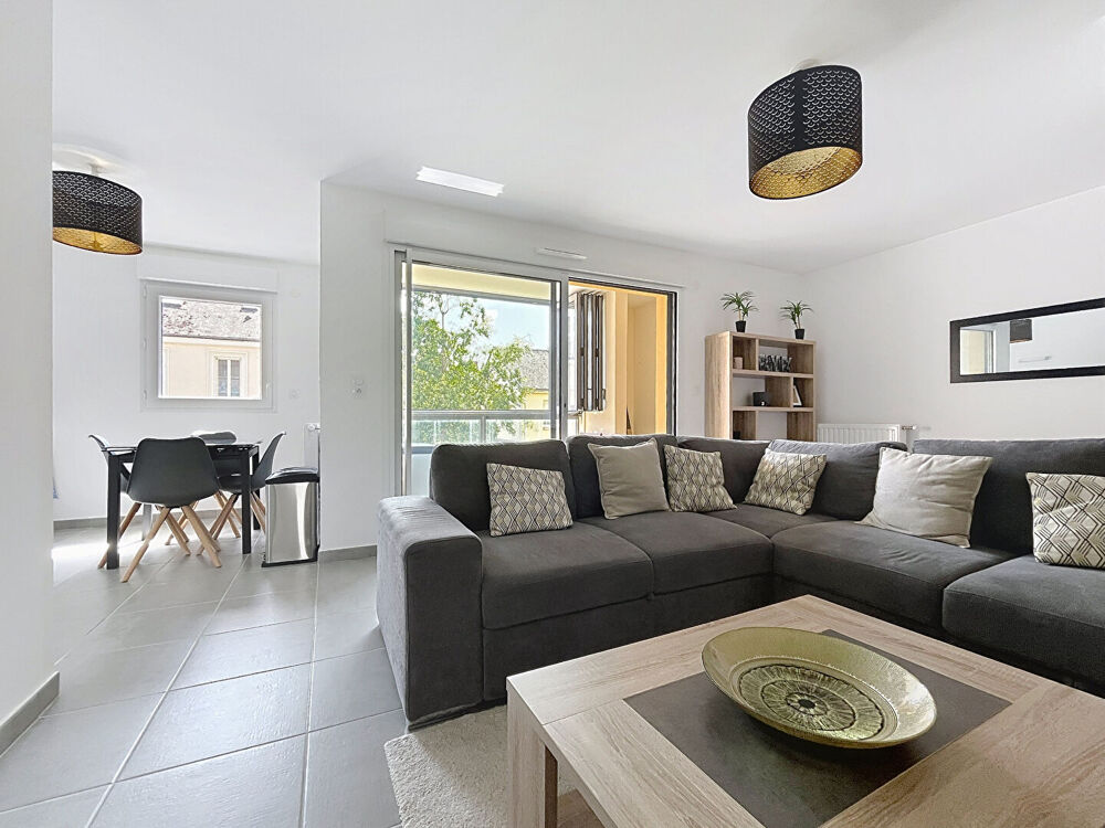 A vendre - Pour investisseur, Appartement T3 de 67 m² vendu meublé, avec balcon et parking, dans résidence récente (2021) avec a