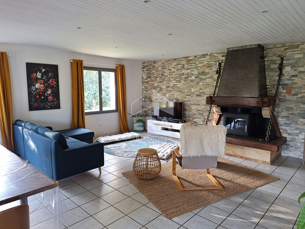 Vente Maison Maison individuelle à Montpon Ménestérol. Montpon menesterol