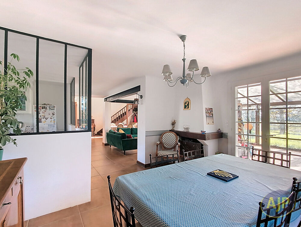 Maison Vieillevigne 9 pièces 6 chambres