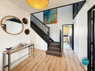  Maison  vendre 8 pices 245 m