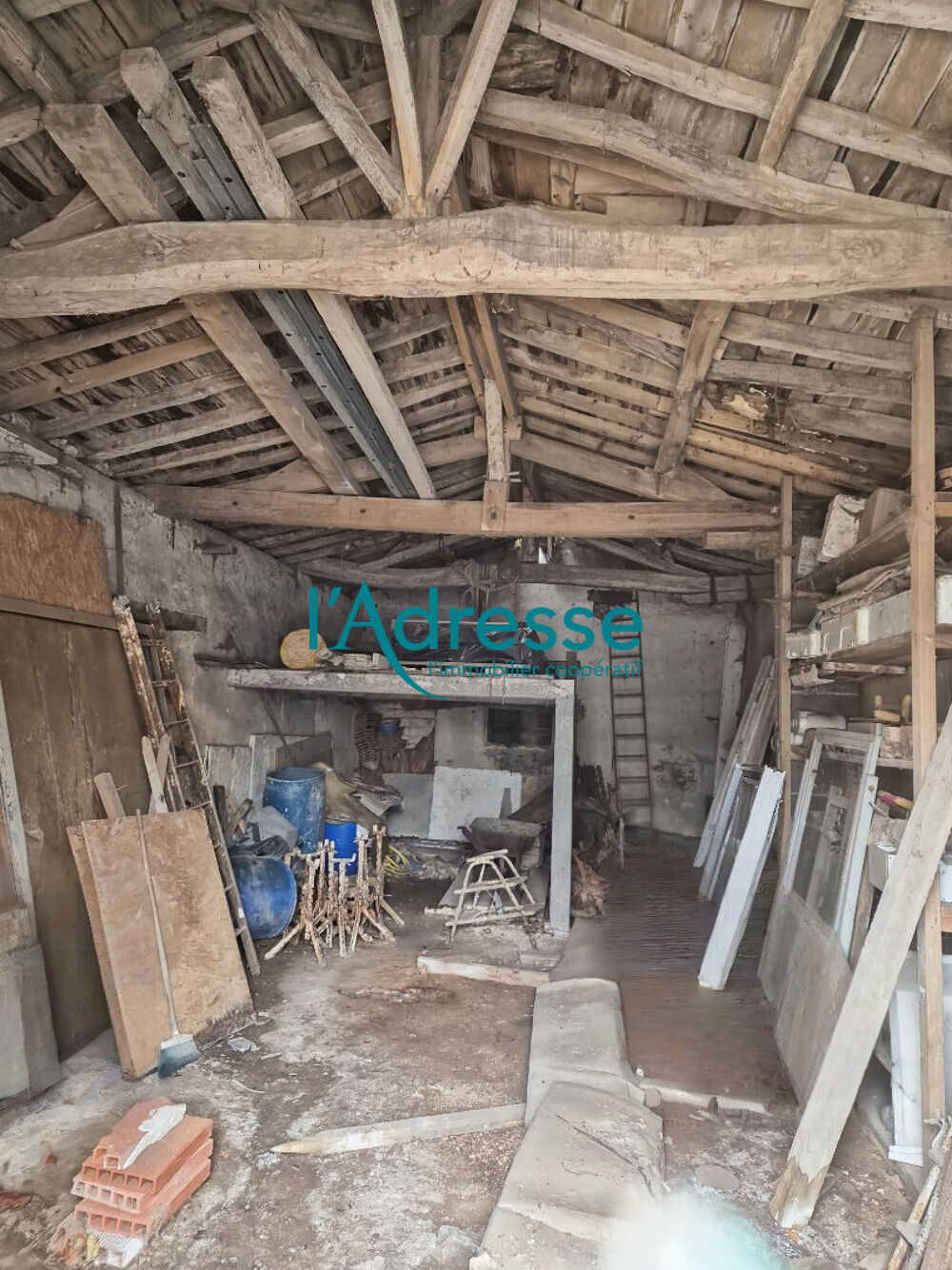 Garage en pierres de 60 m²