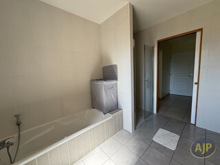  Maison à louer 3 pièces 106 m²