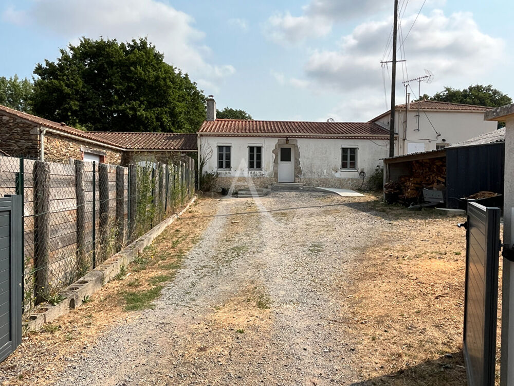 Maison Saint Julien Des Landes 5 pièce(s)