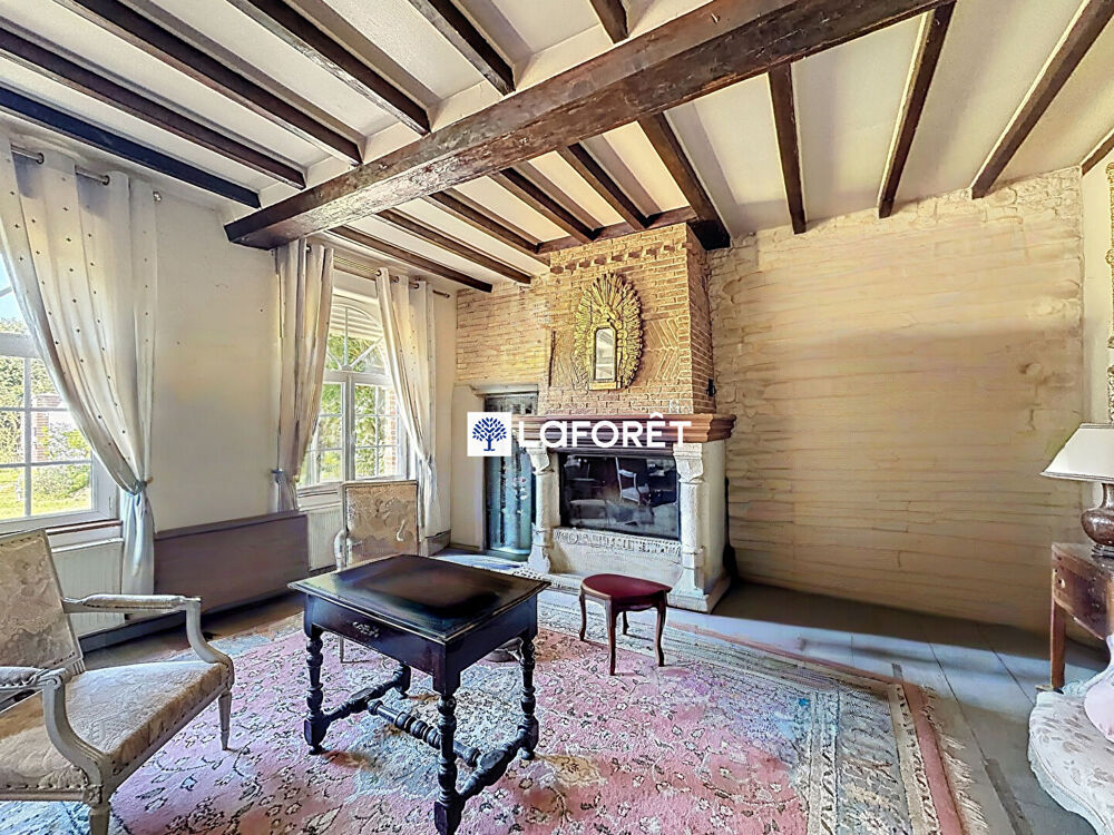 Vente Maison Ancien relais de poste de caractère à Valmont . 246 m² habitables . Jardin clos de 1 061 m² Valmont