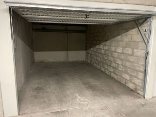  Parking / Garage � louer 1 pi�ce 