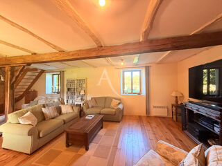  Maison  vendre 7 pices 330 m