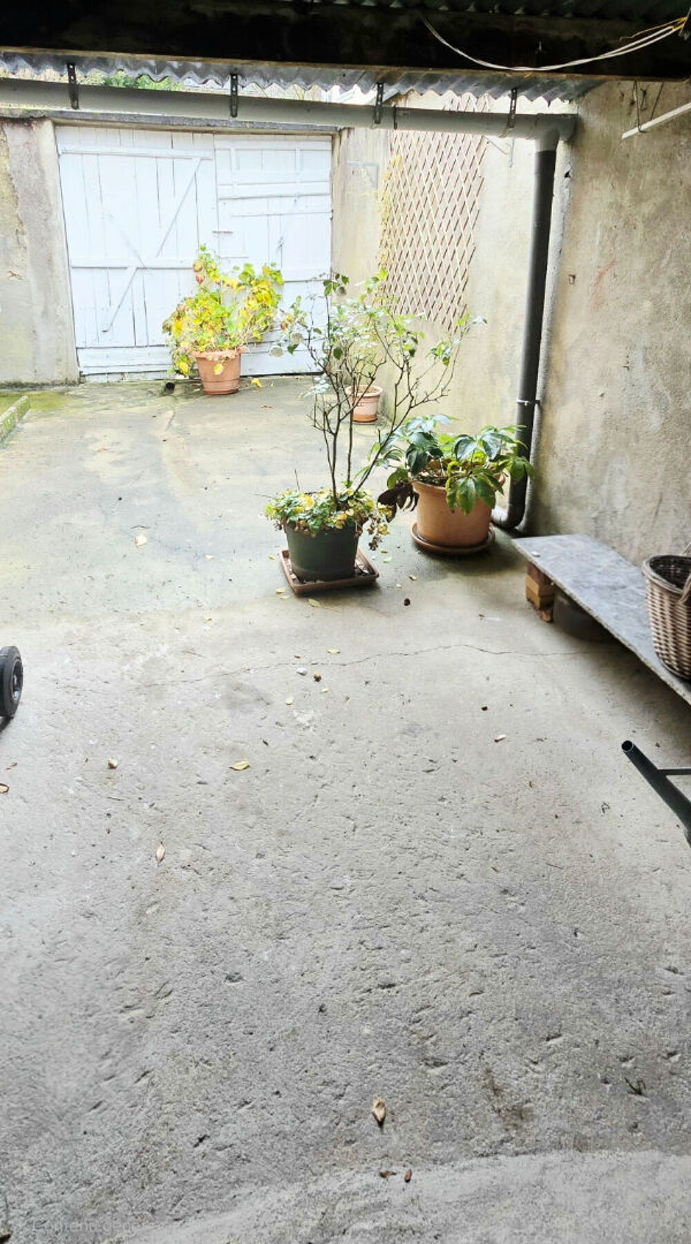Maison rénovée avec cour