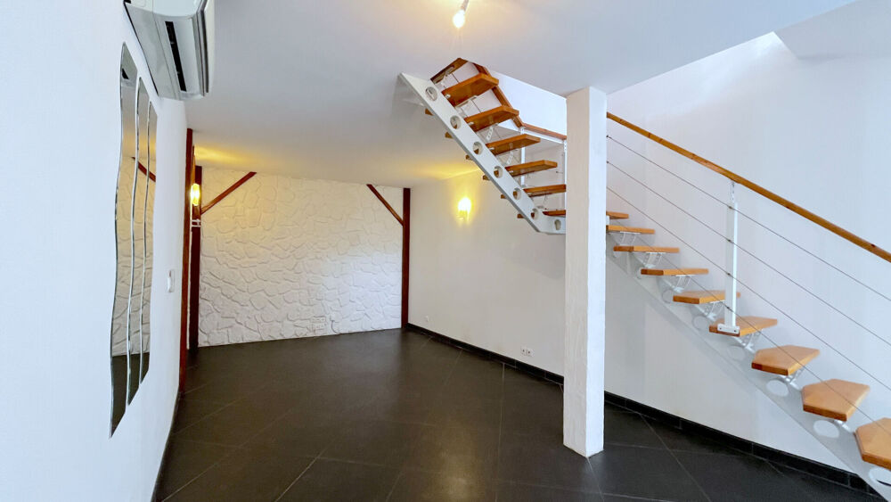 A VENDRE MAISON DE VILLE DE TYPE 3 - BOURG SUR GIRONDE