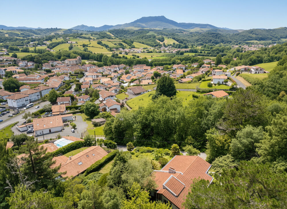 HERRIBISTA Maison Saint Pée Sur Nivelle T7 avec vue panoramique