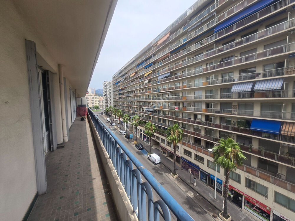 Vente Appartement Appartement 3 pièces à vendre au centre de Toulon - Fort potentiel à rénover Toulon